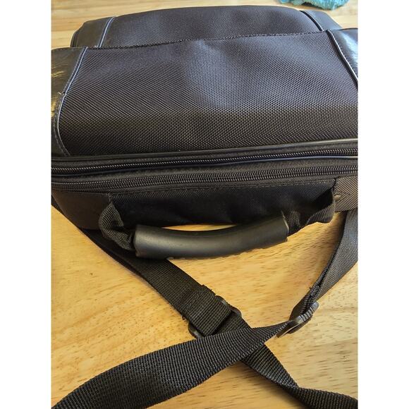 INIT Laptop Notebook iPad Computer Messenger Shoulder Case Small Electronic - Picture 9 of 13